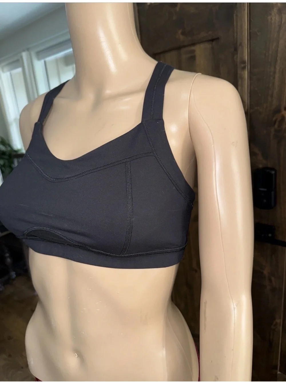 lululemon athletica Black cross back   Sports Bra Size 8- 020
